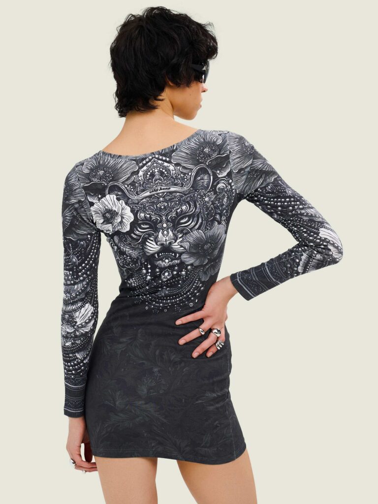 TIGER BLOOM BW [ПЛАТЬЕ-ЛОНГСЛИВ]